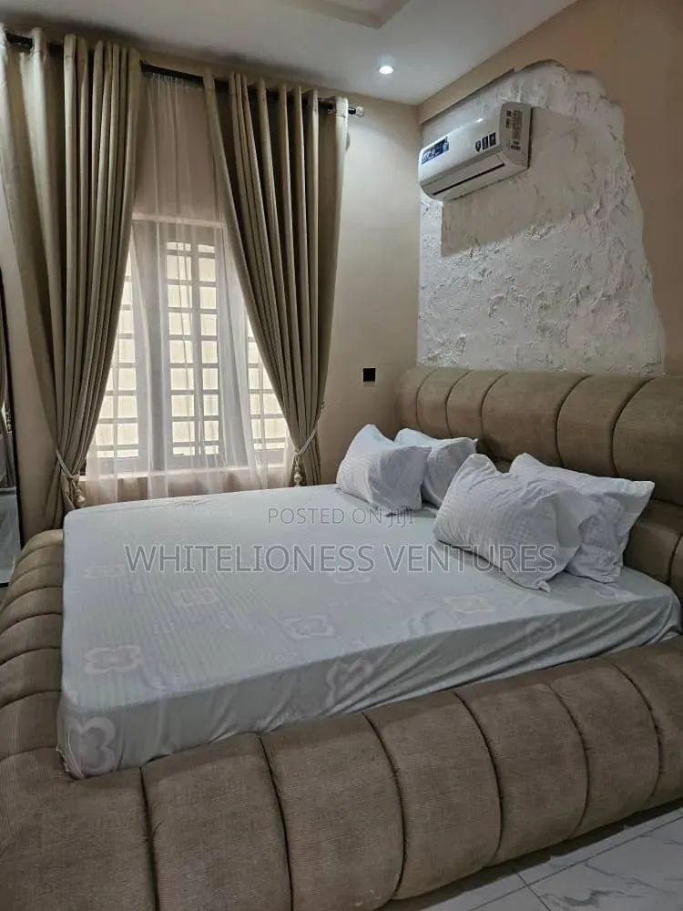Furnished 2bdrm Block of Flats in Lekki Phase 1 for rent in Lekki Phase 1