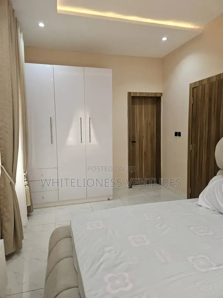 Furnished 2bdrm Block of Flats in Lekki Phase 1 for rent in Lekki Phase 1
