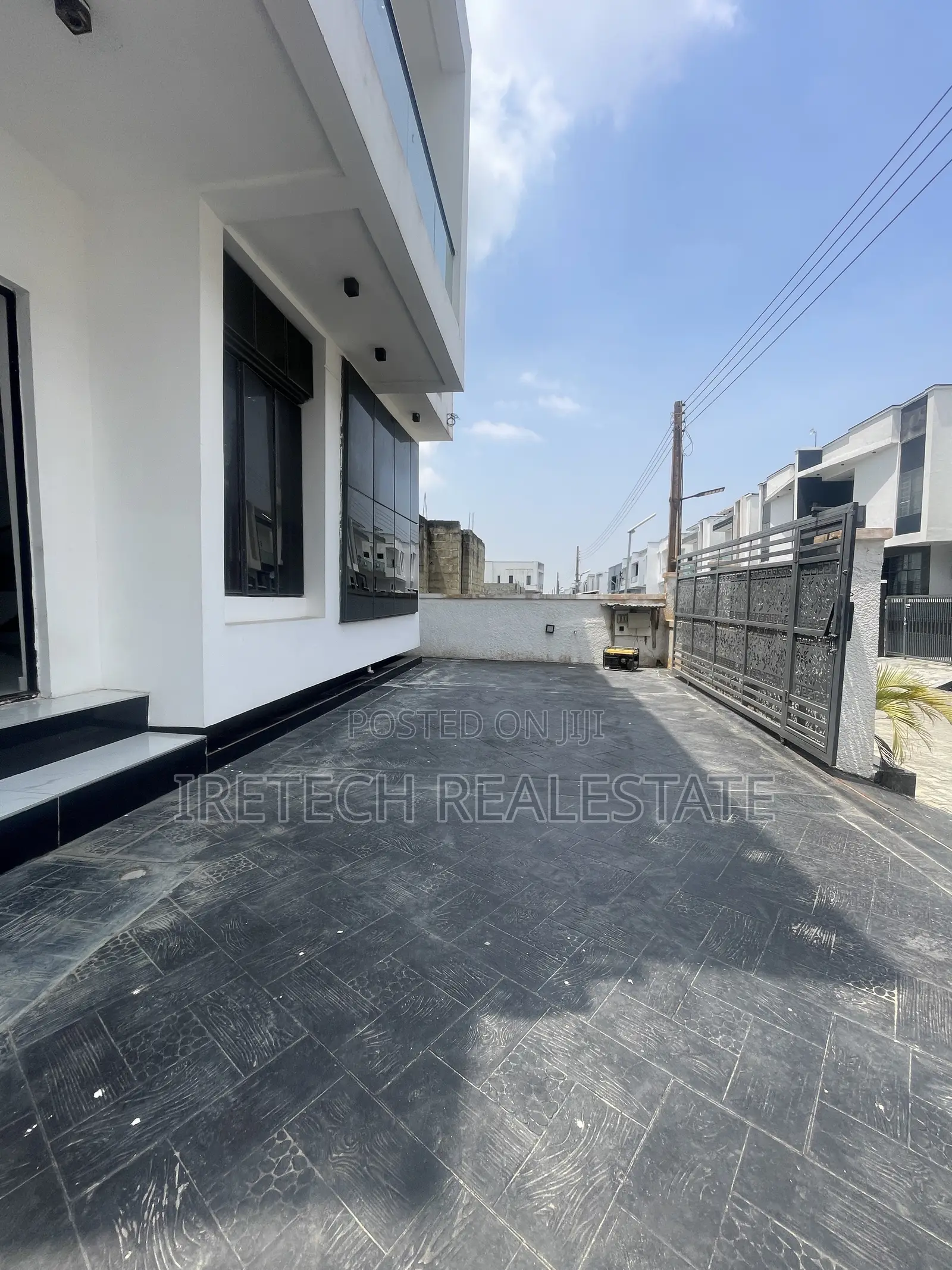 4bdrm Duplex in Ajah In An Access for sale in Ado / Ajah