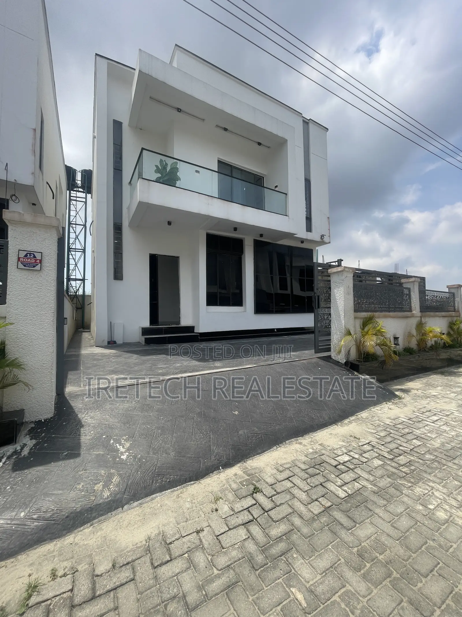 4bdrm Duplex in Ajah In An Access for sale in Ado / Ajah