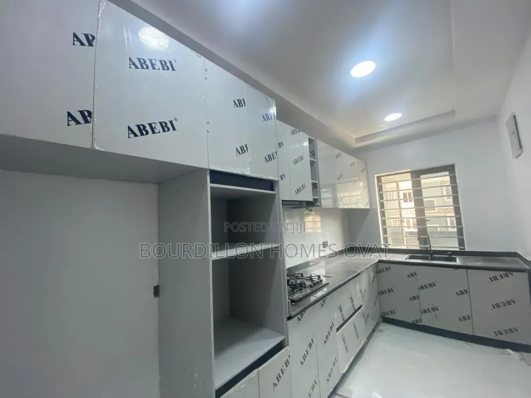 2bdrm Apartment in Ikate Lekki Lagos for rent in Ikate