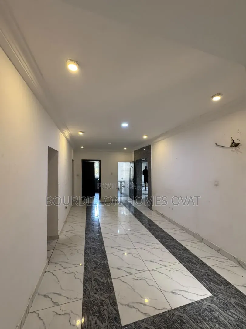 2bdrm Apartment in Osapa London Lekki for rent in Osapa london