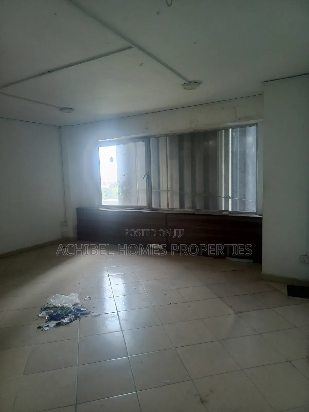 An 80 Square Meter Office Space in Lagos Island / Lagos Island