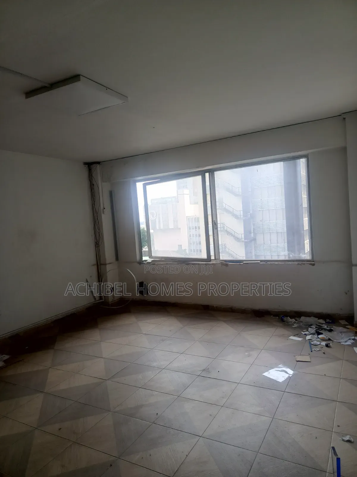 An 80 Square Meter Office Space in Lagos Island / Lagos Island