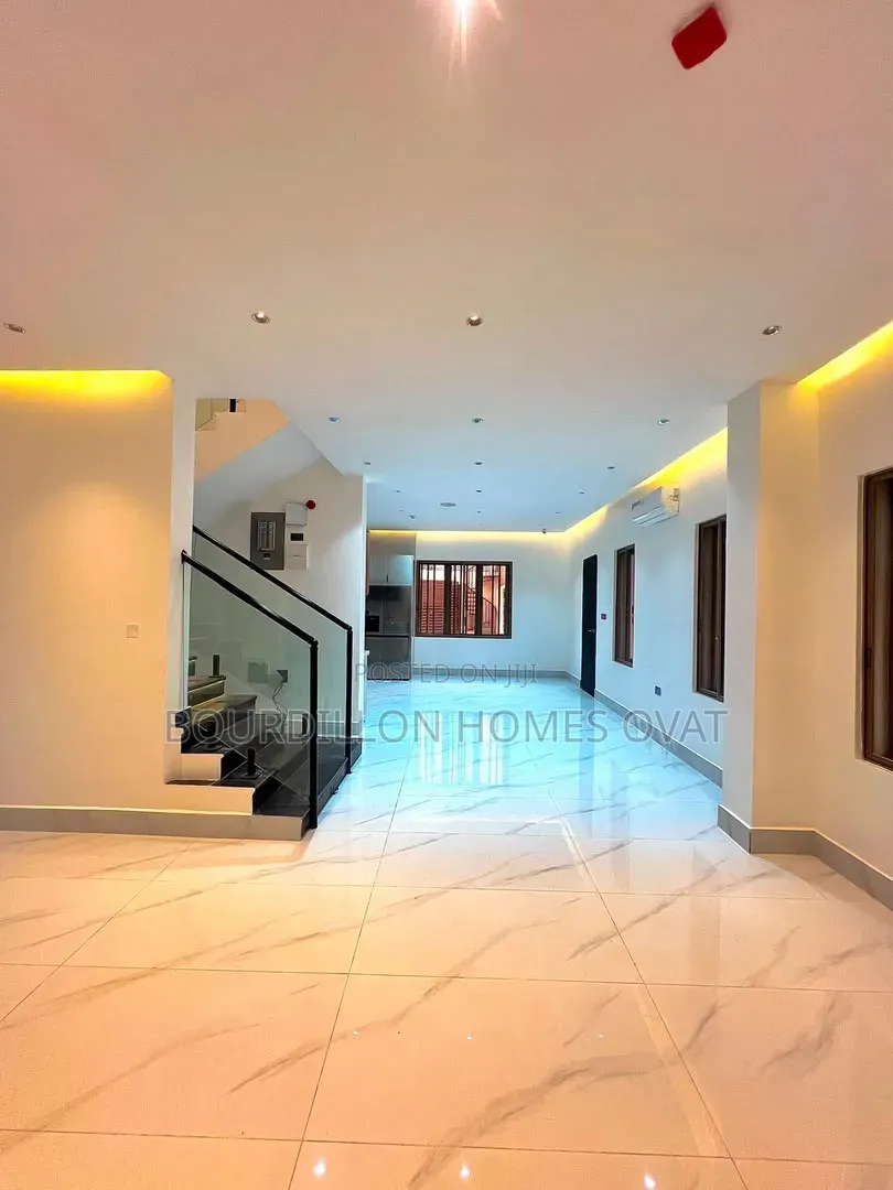3bdrm Maisonette in Old Ikoyi Lagos for rent in Old Ikoyi