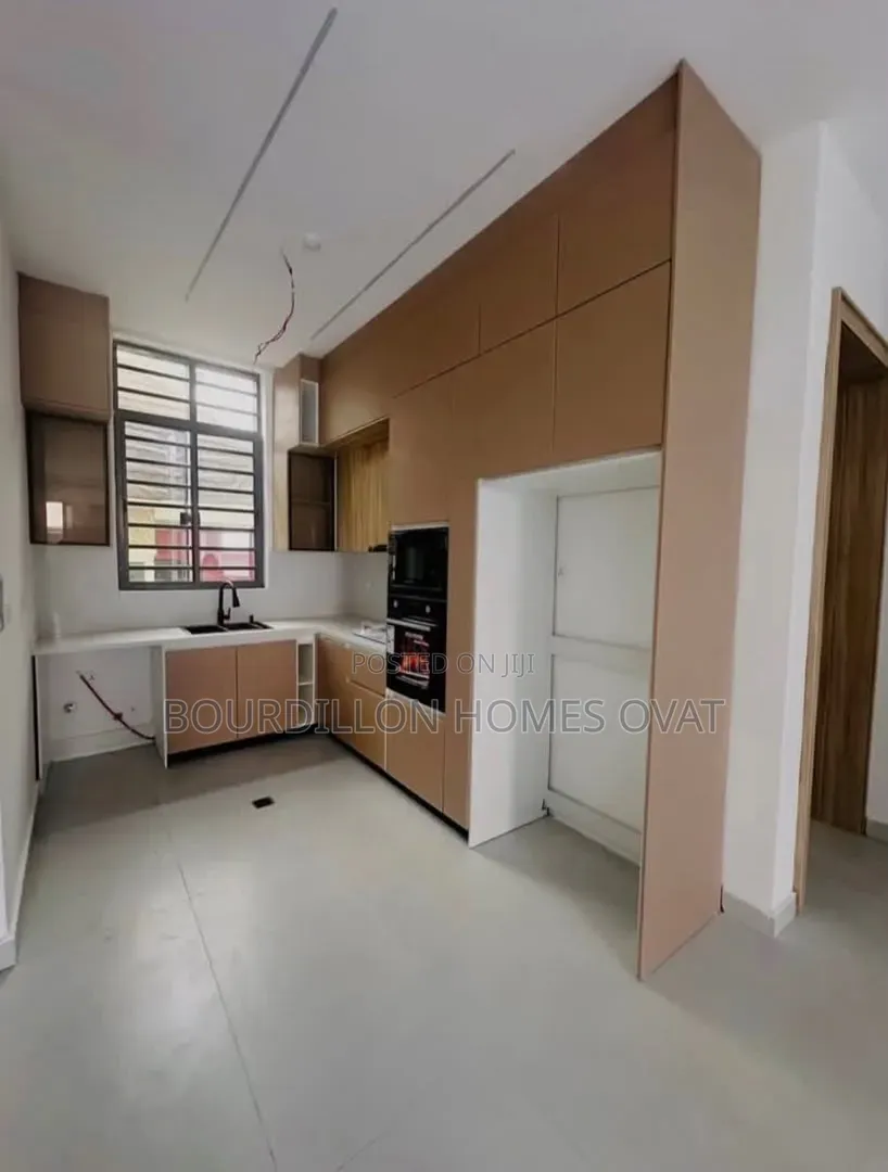 2bdrm Apartment in Lekki Phase 1 Lagos for rent in Lekki Phase 1