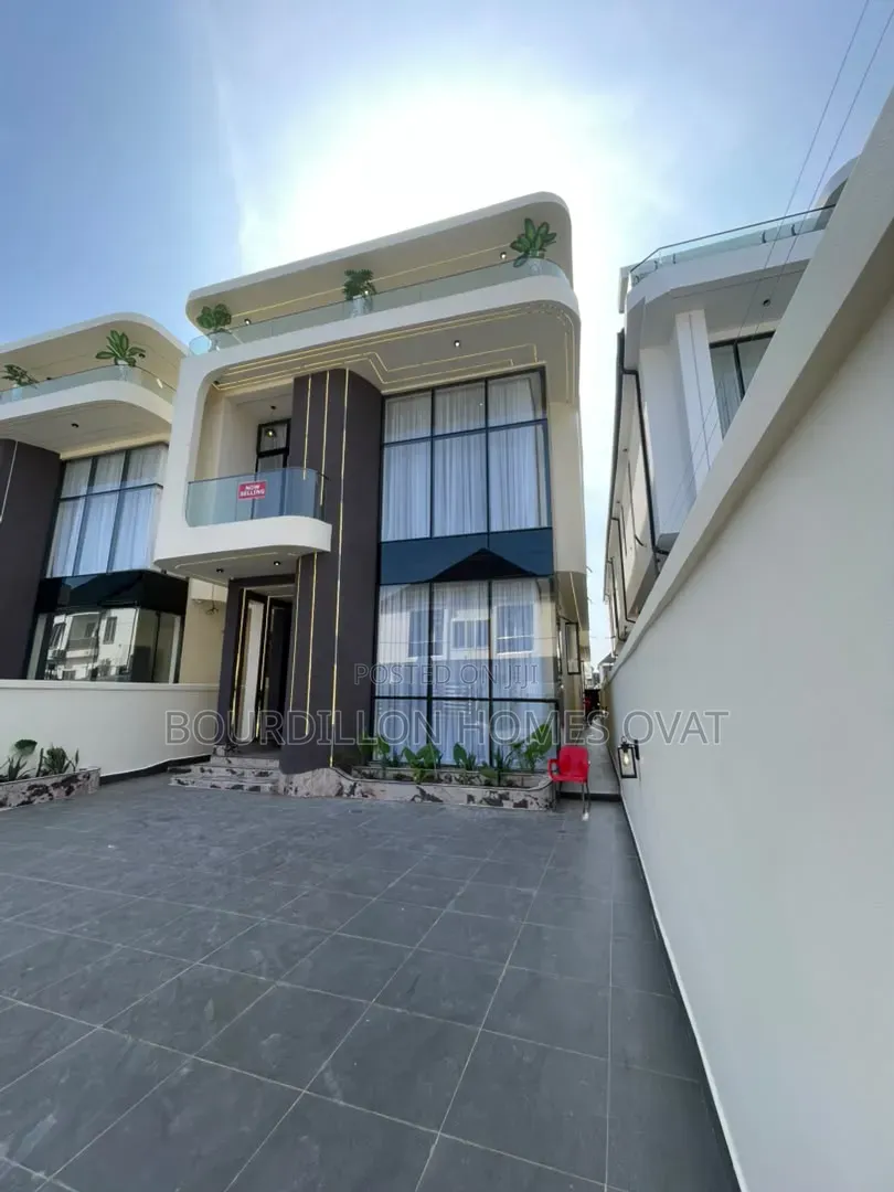 5bdrm Duplex in Orchid Lekki Lagos for sale in Lekki Expressway