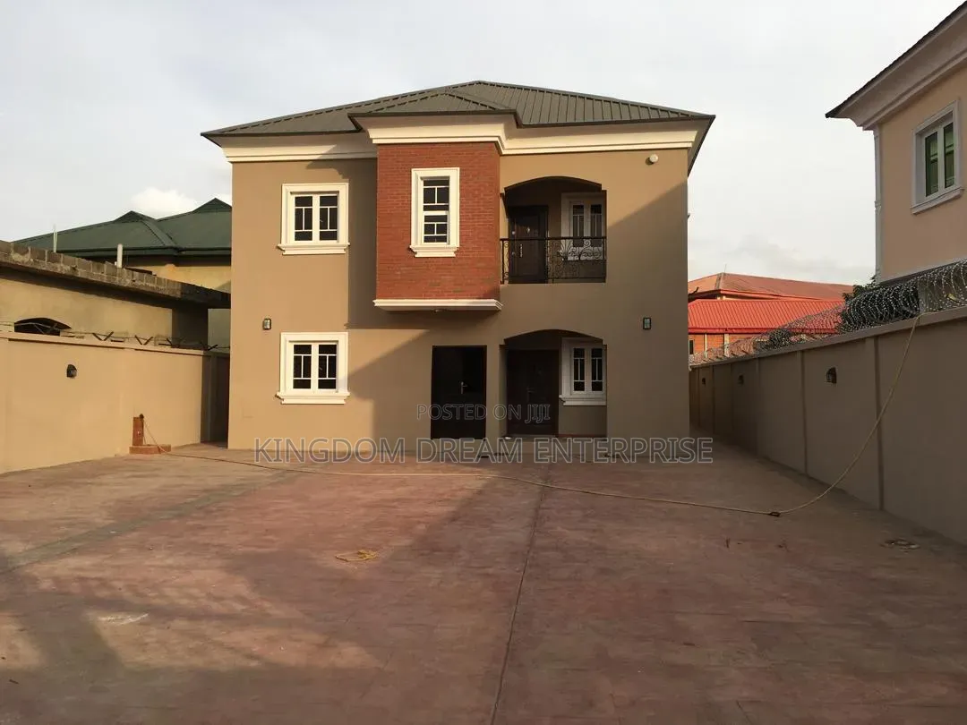3bdrm Block of Flats in Magodo Phase 1 Lagos for sale in GRA Phase 1