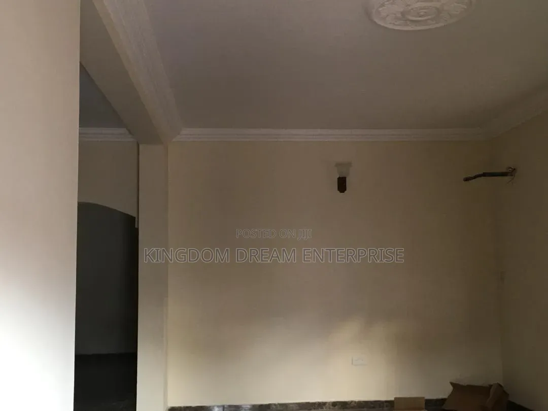 3bdrm Block of Flats in Magodo Phase 1 Lagos for sale in GRA Phase 1