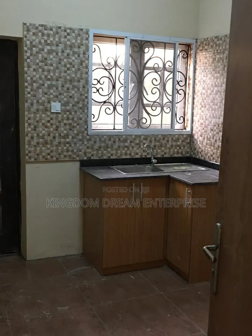 3bdrm Block of Flats in Magodo Phase 1 Lagos for sale in GRA Phase 1