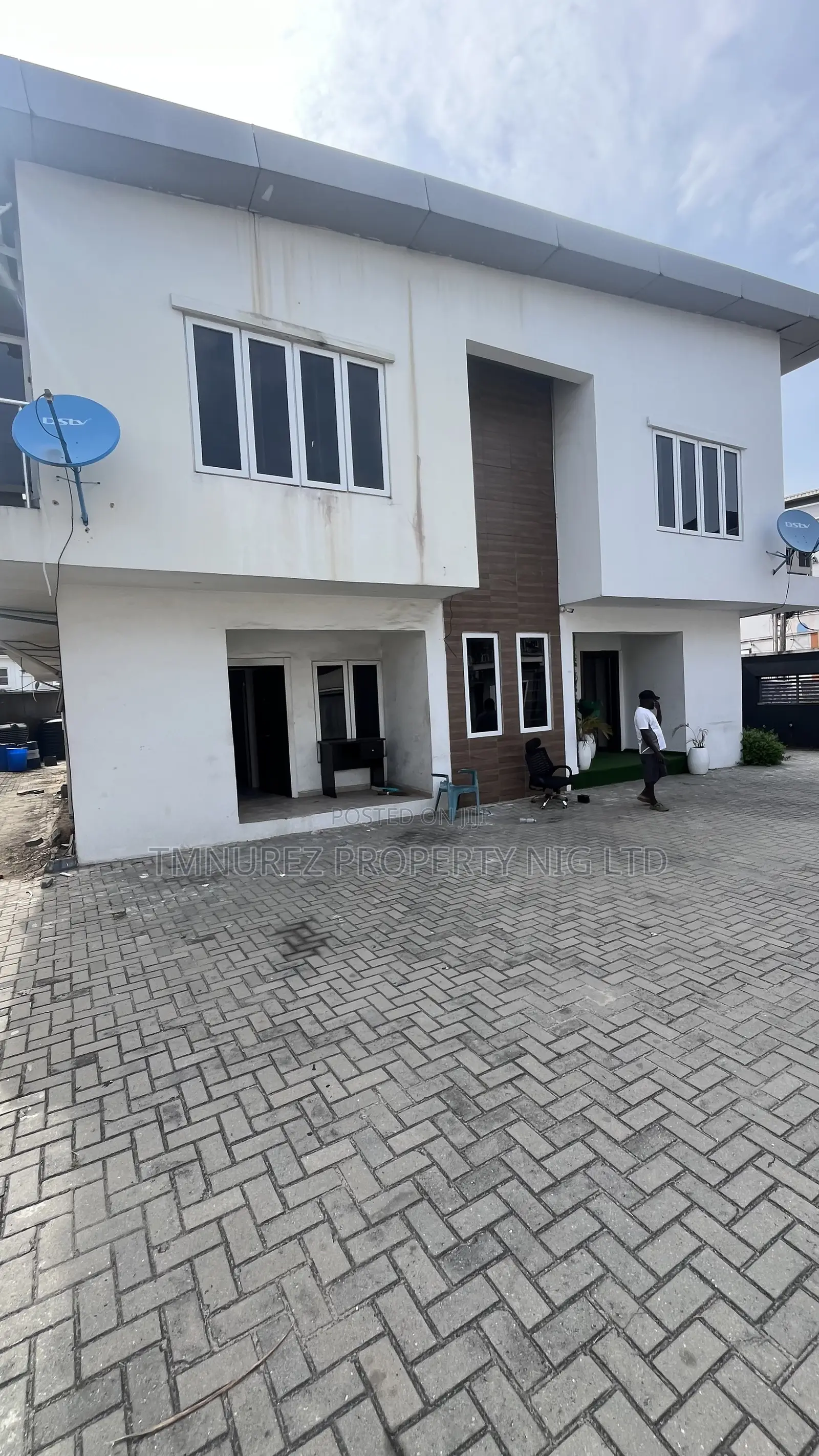 2bdrm Apartment in Good Mini Court At for rent in Chevron