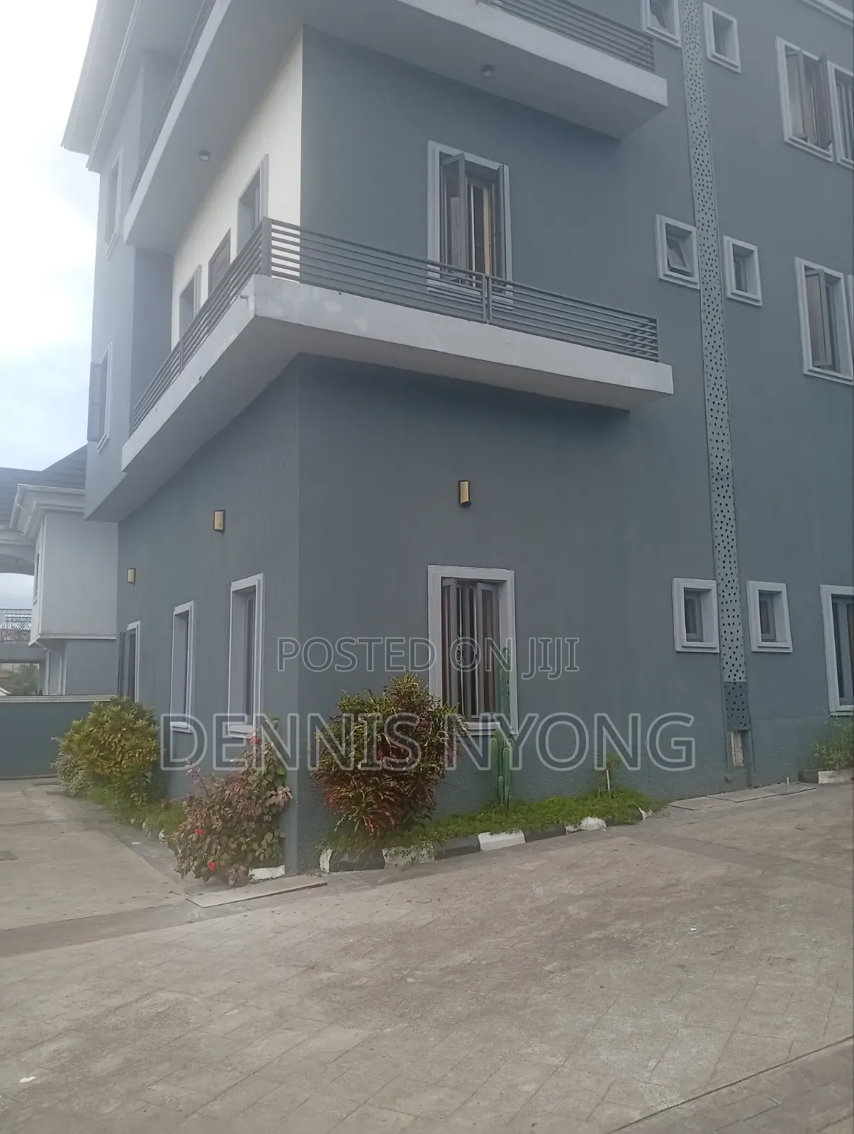 2bdrm Block of Flats in Parliamentary, Calabar for sale in Calabar