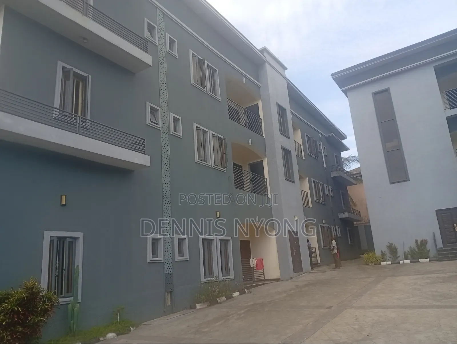2bdrm Block of Flats in Parliamentary, Calabar for sale in Calabar