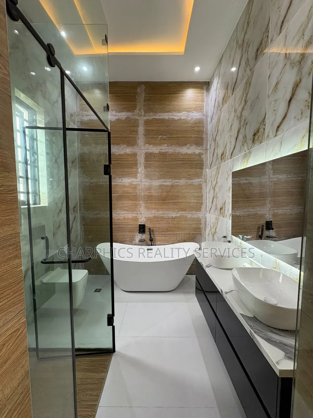 5bdrm Duplex in Ikota for sale in Ikota