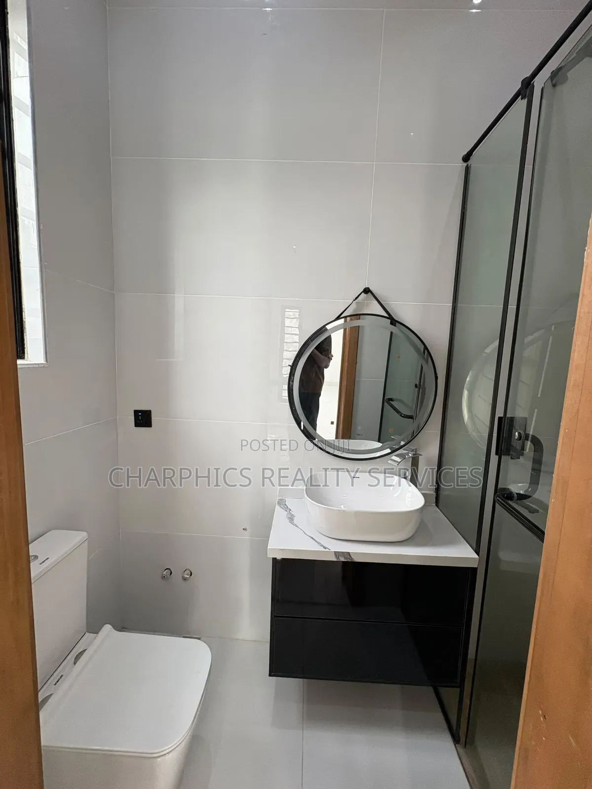 5bdrm Duplex in Ikota for sale in Ikota
