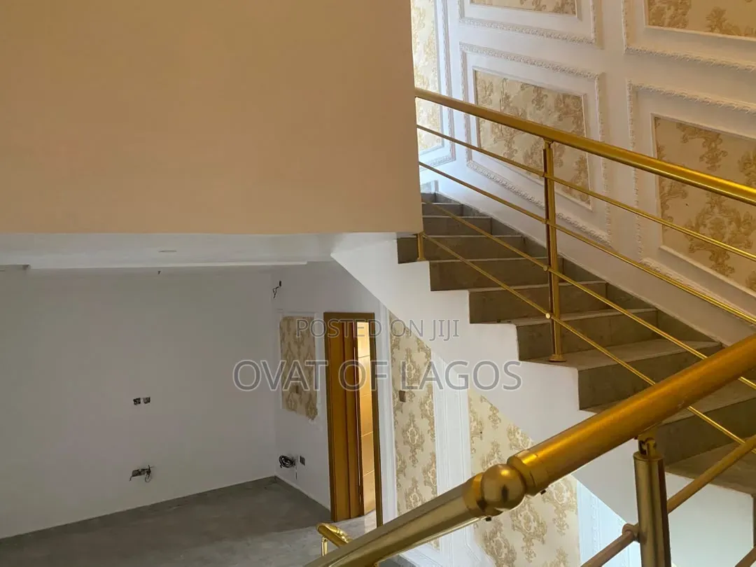 4bdrm Duplex in Ikate for sale in Ikate