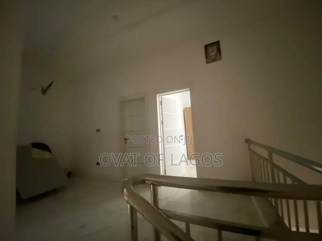 4bdrm Duplex in Ikota Villa for rent in Ikota