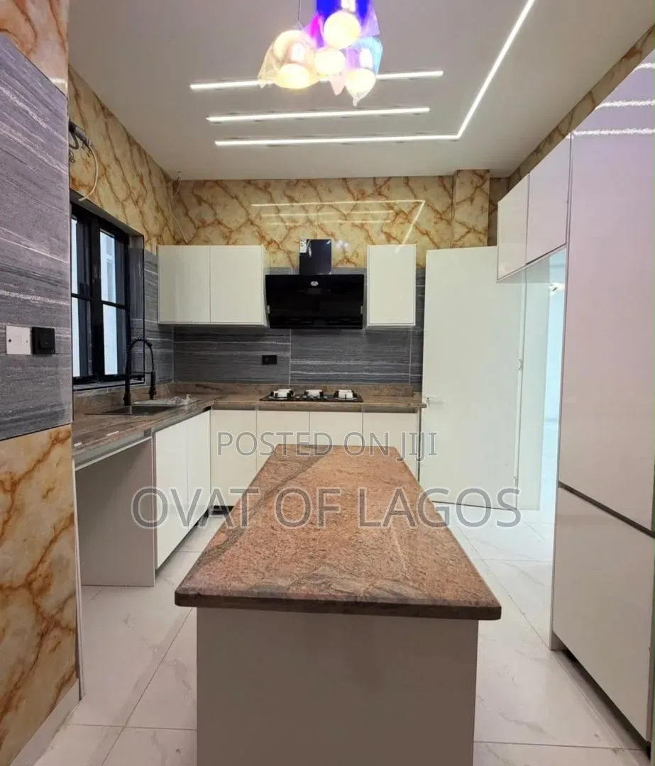 5bdrm Duplex in Osapa london for sale in Osapa london