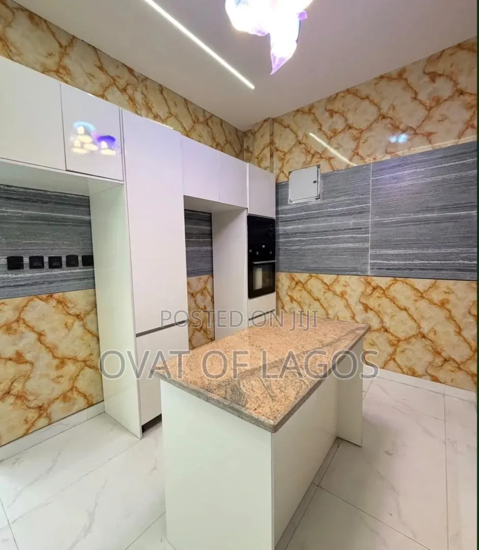 5bdrm Duplex in Osapa london for sale in Osapa london