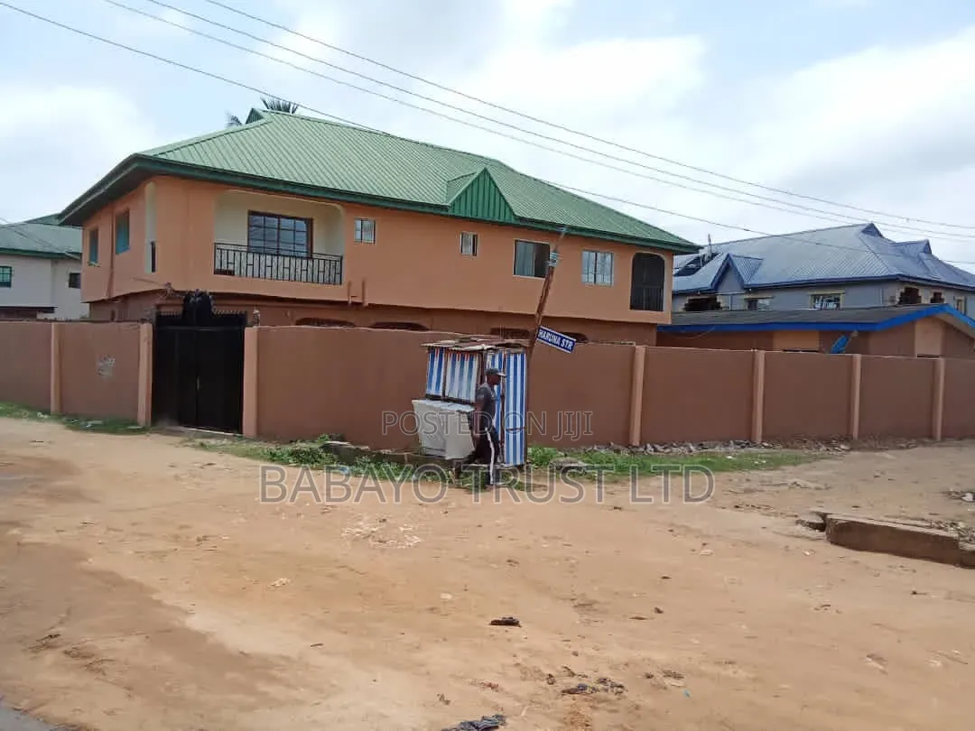 11bdrm Block of Flats in Akesan for sale in Akesan