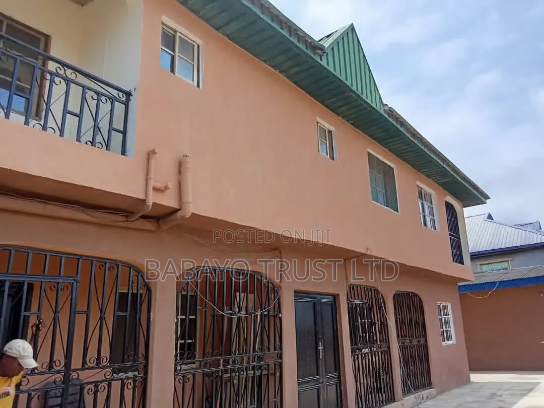 11bdrm Block of Flats in Akesan for sale in Akesan