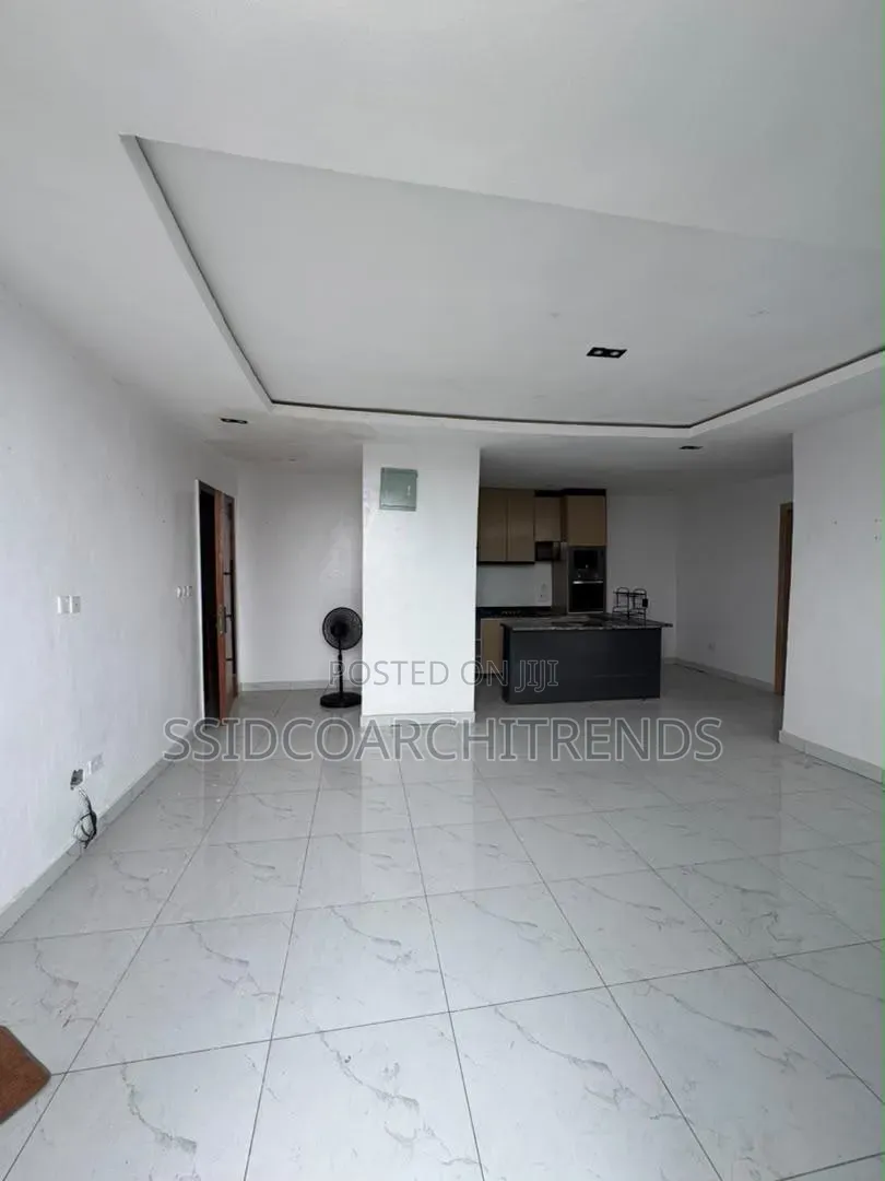 2bdrm Apartment in Gated Compound, Chevron for rent in Chevron