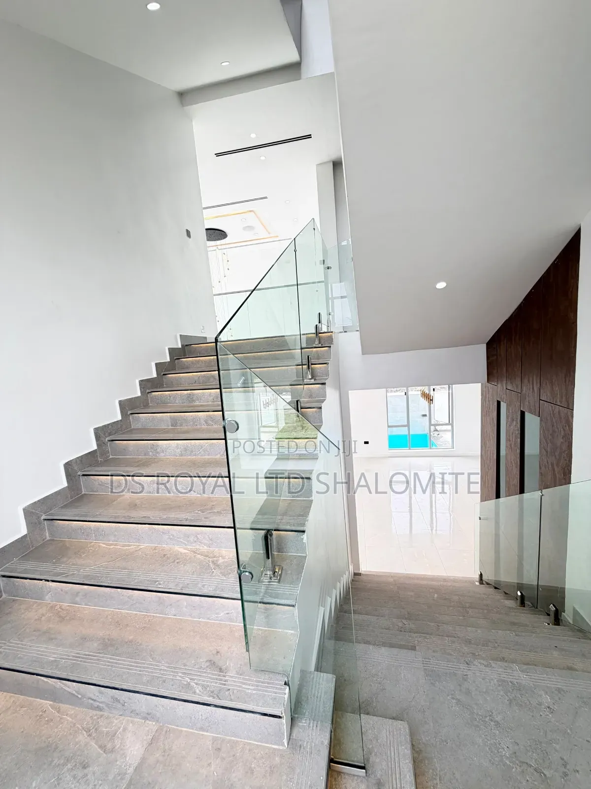 5bdrm Duplex in Ikate for sale in Ikate