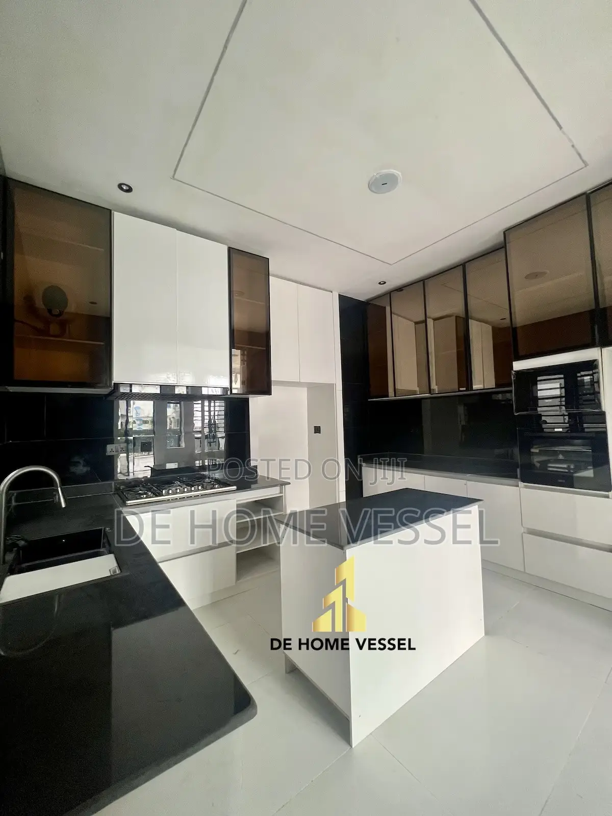 4bdrm Duplex in Ikota for sale in Ikota