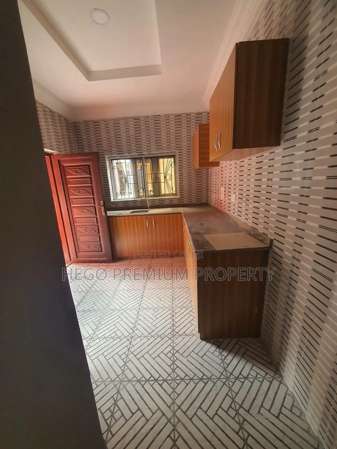 2bdrm Block of Flats in Sars Estate, Obio-Akpor for sale in Obio-Akpor