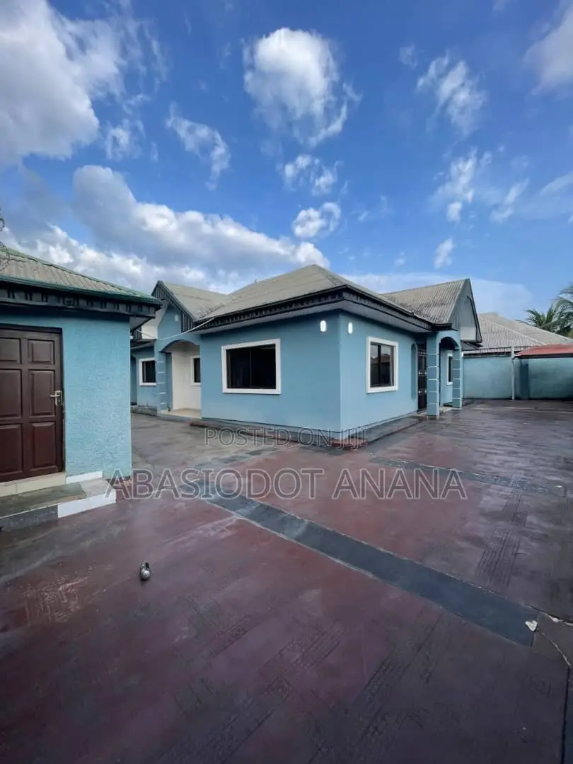3bdrm Bungalow in Sylvanus Okon, Uyo for rent in Uyo
