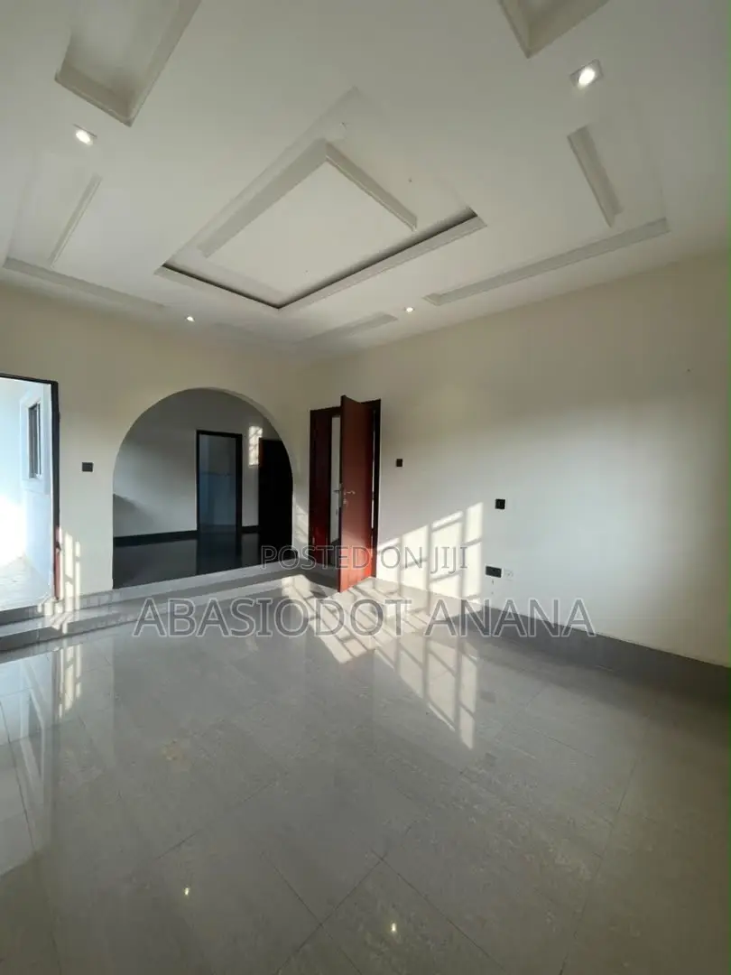 3bdrm Bungalow in Sylvanus Okon, Uyo for rent in Uyo