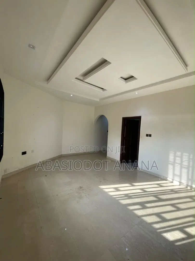3bdrm Bungalow in Sylvanus Okon, Uyo for rent in Uyo