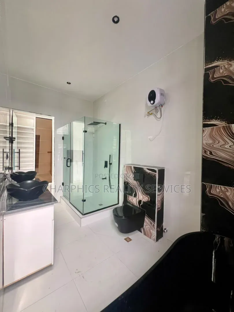 4bdrm Duplex in Ikota for sale in Ikota