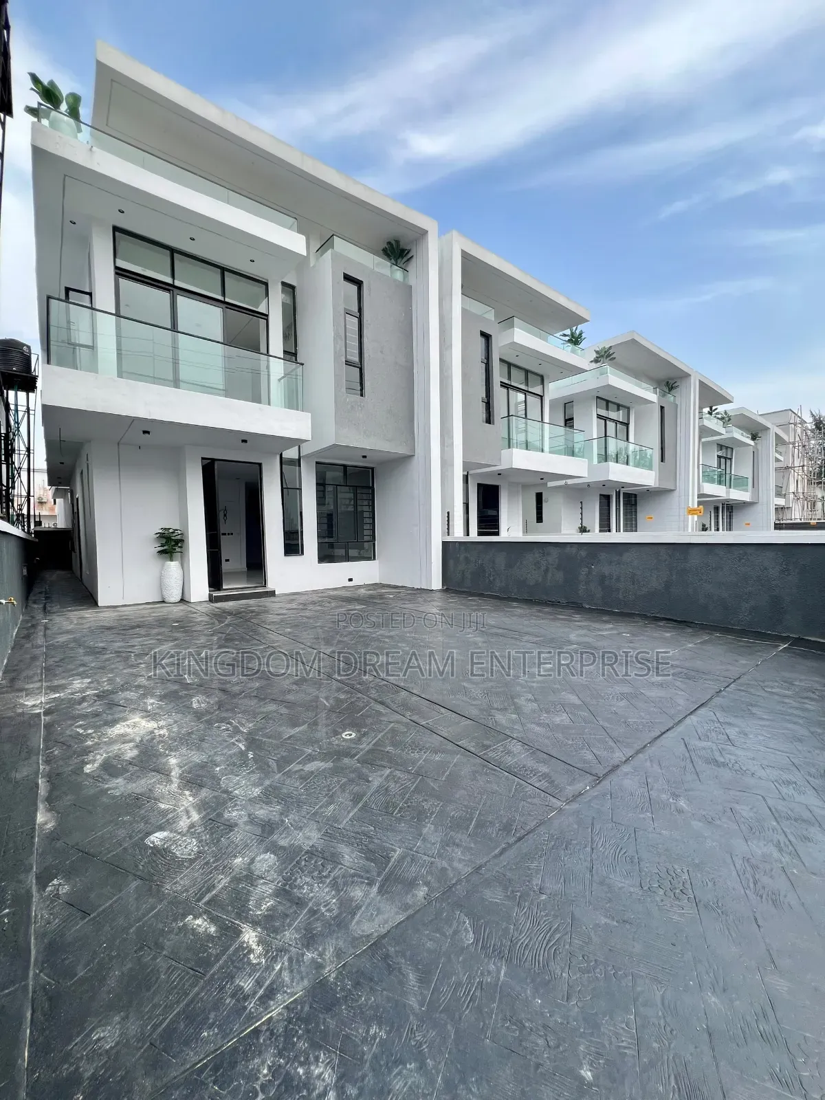 4bdrm Duplex in Ikota Lekki Lagos for sale in Ikota