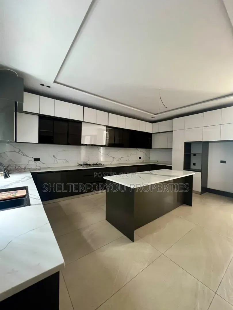5bdrm Duplex in Old Ikoyi for sale in Old Ikoyi