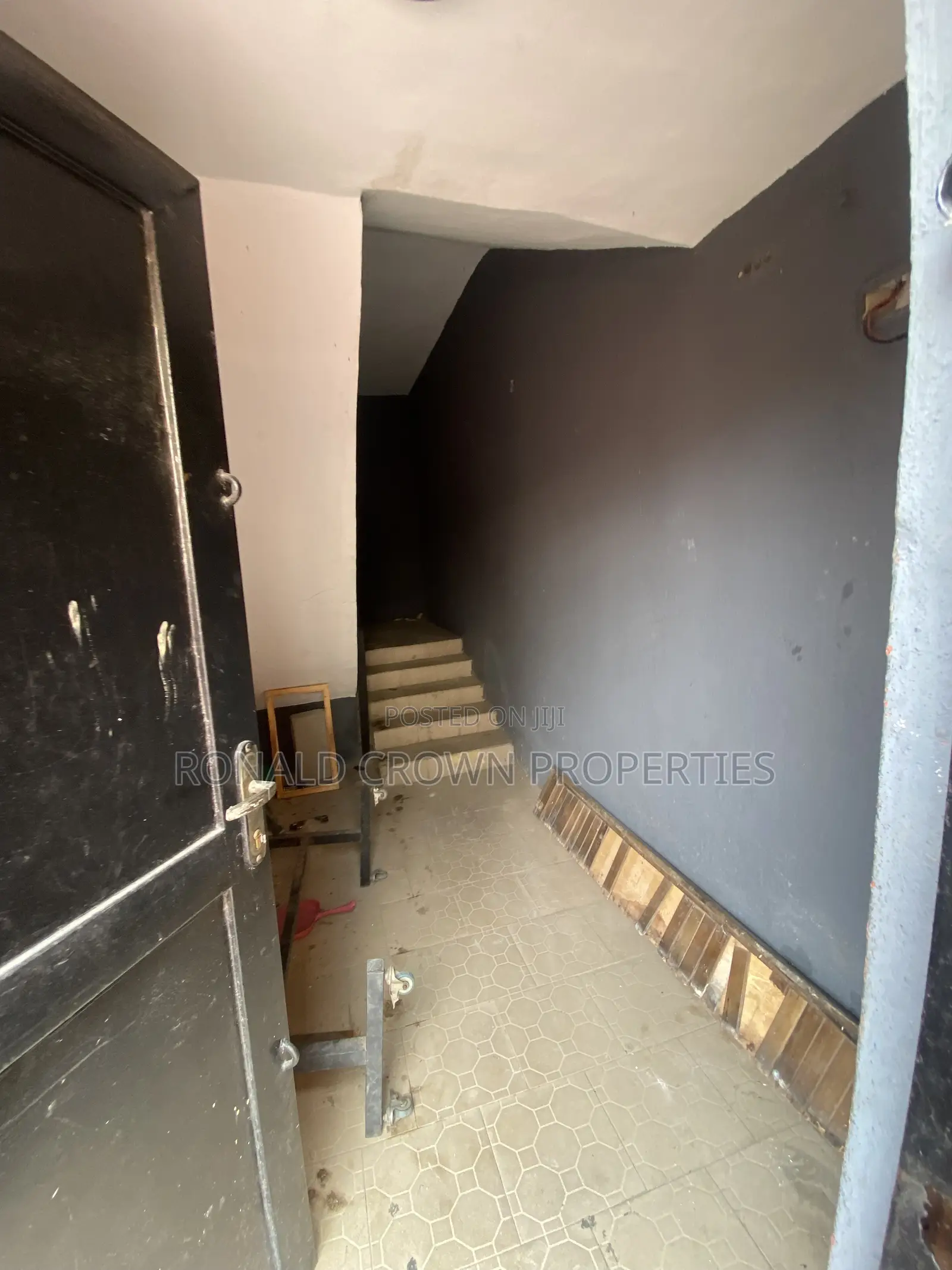 2bdrm Block of Flats in Satellite Town for sale in Satellite Town