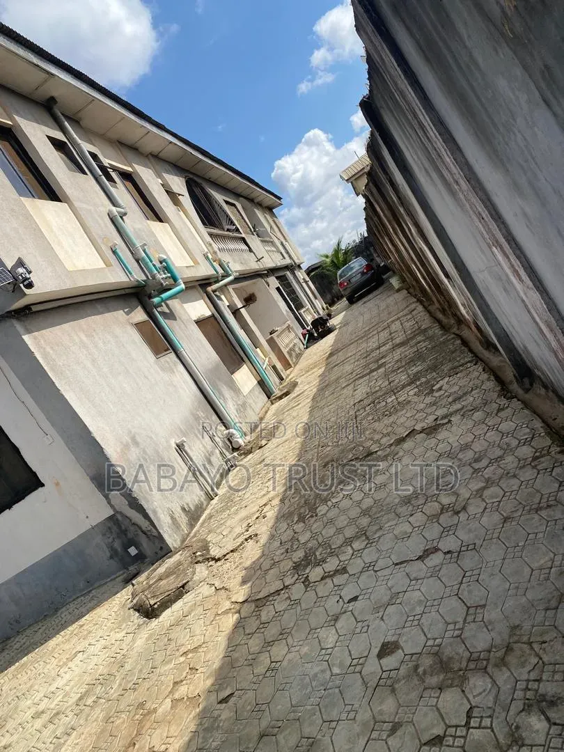 10bdrm Block of Flats in Igando / Ikotun/Igando for sale in Igando / Ikotun/Igando