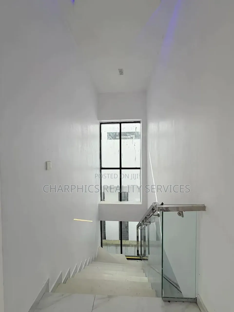 4bdrm Duplex in Chevron for sale in Chevron