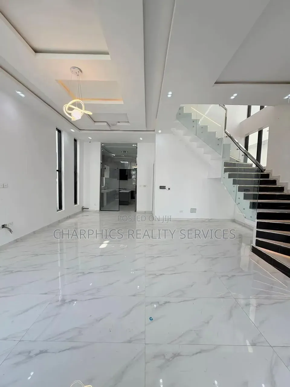 4bdrm Duplex in Chevron for sale in Chevron