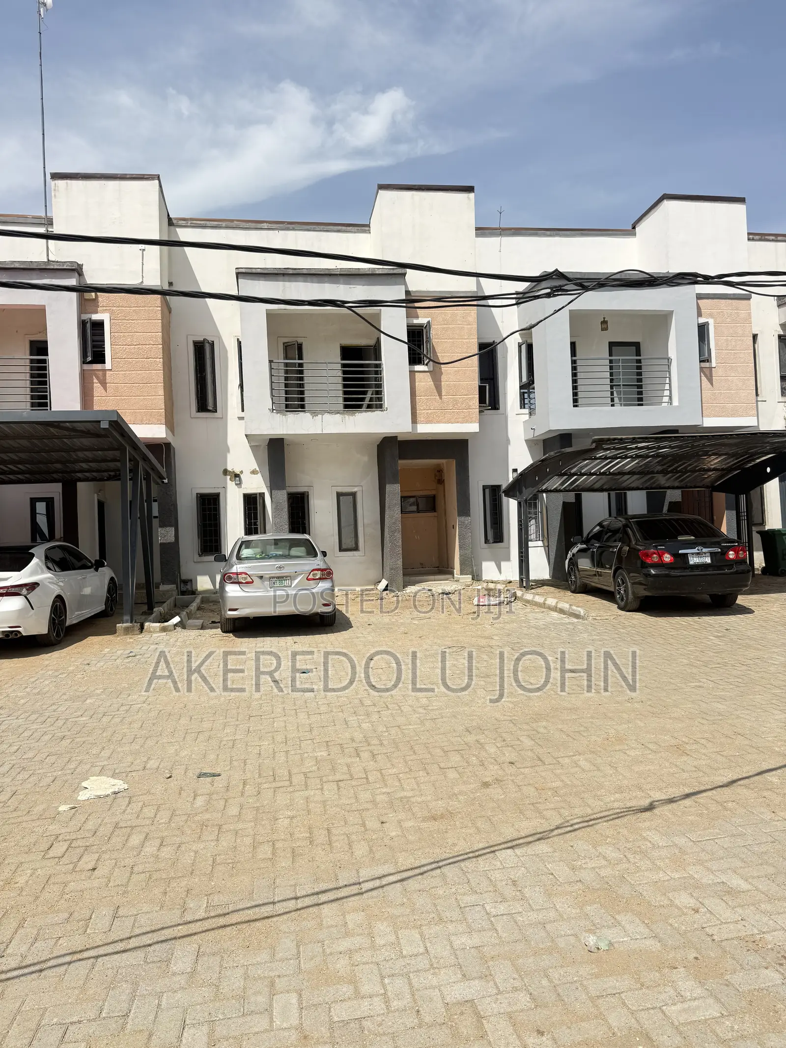 4bdrm Townhouse/Terrace in Idu for sale in Idu