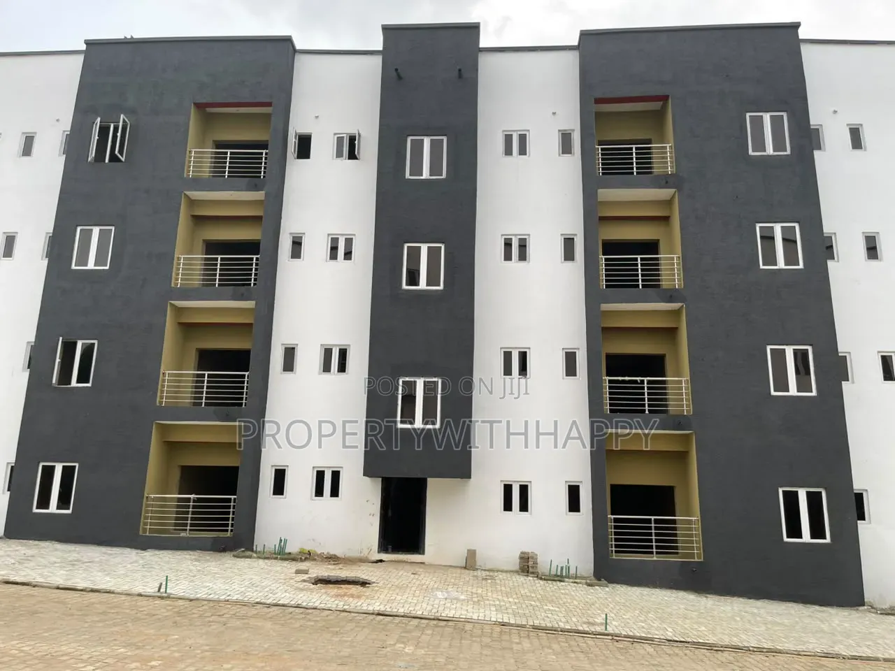 3bdrm Block of Flats in Kaura for sale in Kaura