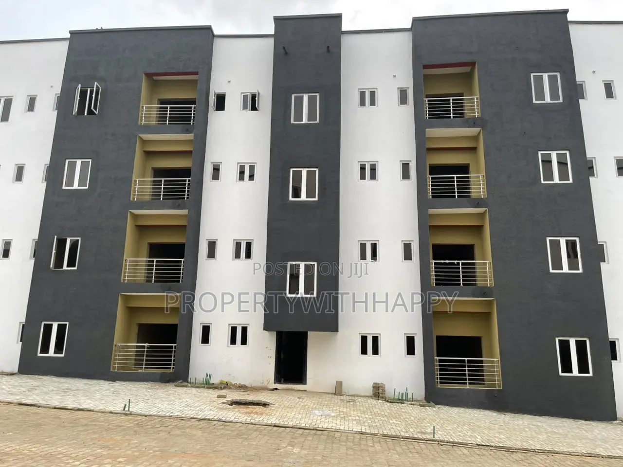3bdrm Block of Flats in Kaura for sale in Kaura