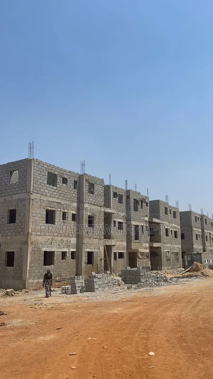 3bdrm Block of Flats in Kaura for sale in Kaura