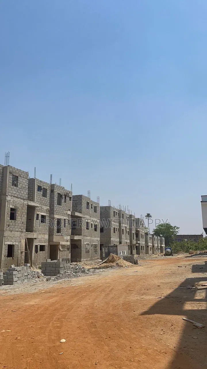 3bdrm Block of Flats in Kaura for sale in Kaura