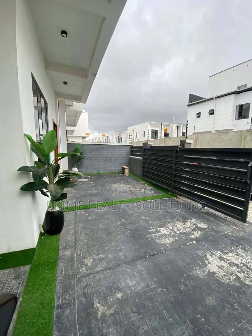 4bdrm Duplex in 𝐎𝐫𝐜𝐡𝐢𝐝, Lekki Expressway for rent in Lekki Expressway