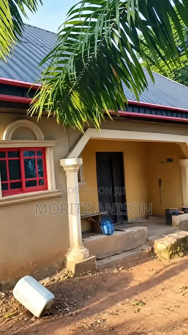 1bdrm Room & Parlour in Eke Obinagu. for sale in Enugu
