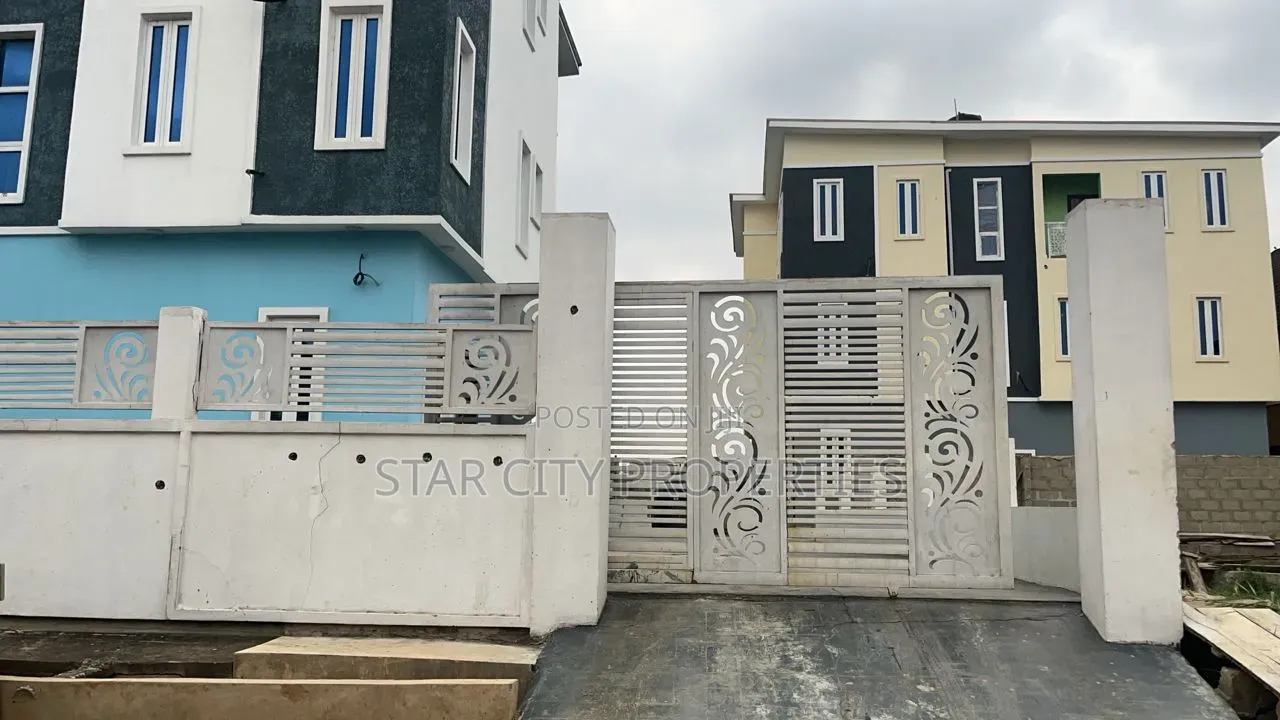 4bdrm Duplex in Mende Maryland for sale in Mende