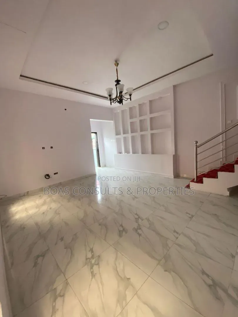 4bdrm Duplex in Ikota for sale in Ikota