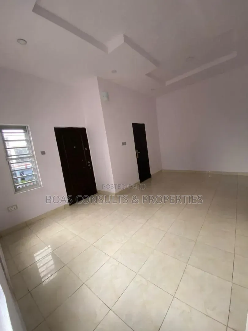 4bdrm Duplex in Ikota for sale in Ikota