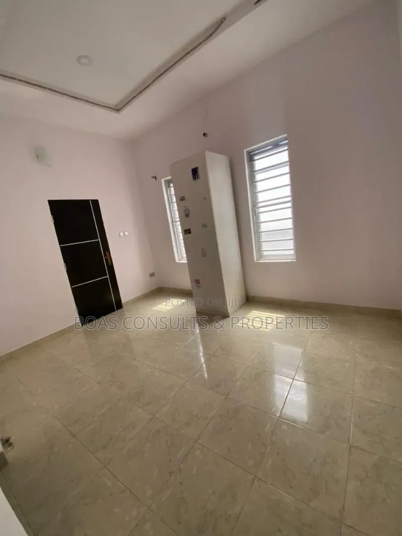 4bdrm Duplex in Ikota for sale in Ikota